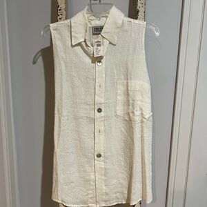 Chico's Ivory Sleeveless Button-Down Shirt